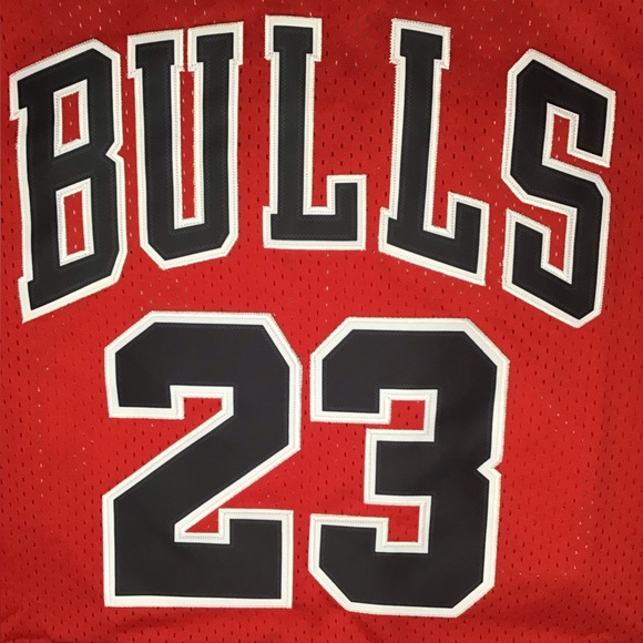 Bulls #23 Michael Jordan Jersey - Picture 3 of 3